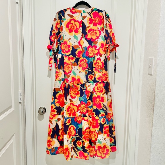 NWOT Avara Floral Polkadot Tiered Maxi Dress Short Sleeve with Tie Sz. Medium - Picture 10 of 11